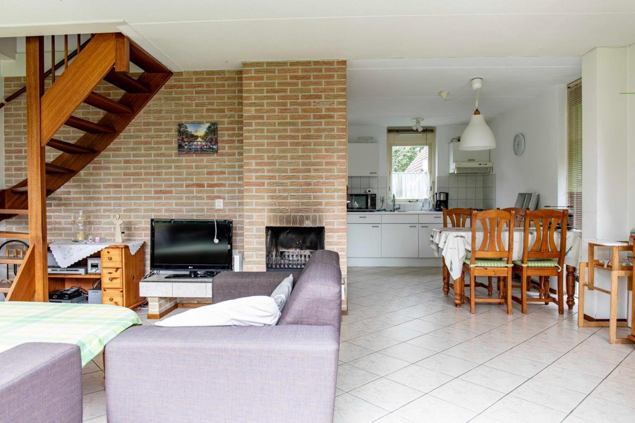 Bungalow 40 Op Recreatiepark De Wielen Синт-Мартен Экстерьер фото