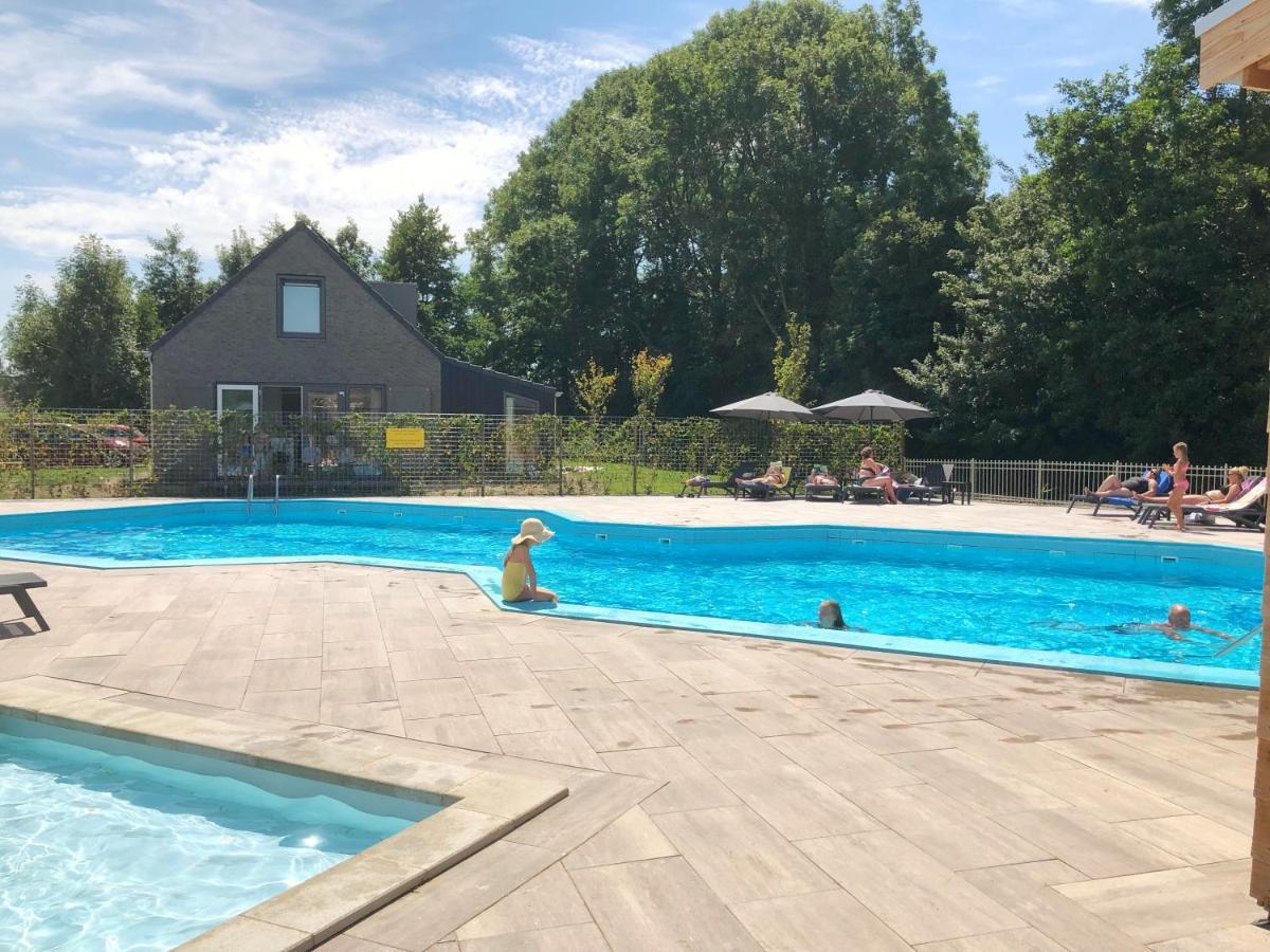 Bungalow 40 Op Recreatiepark De Wielen Синт-Мартен Экстерьер фото